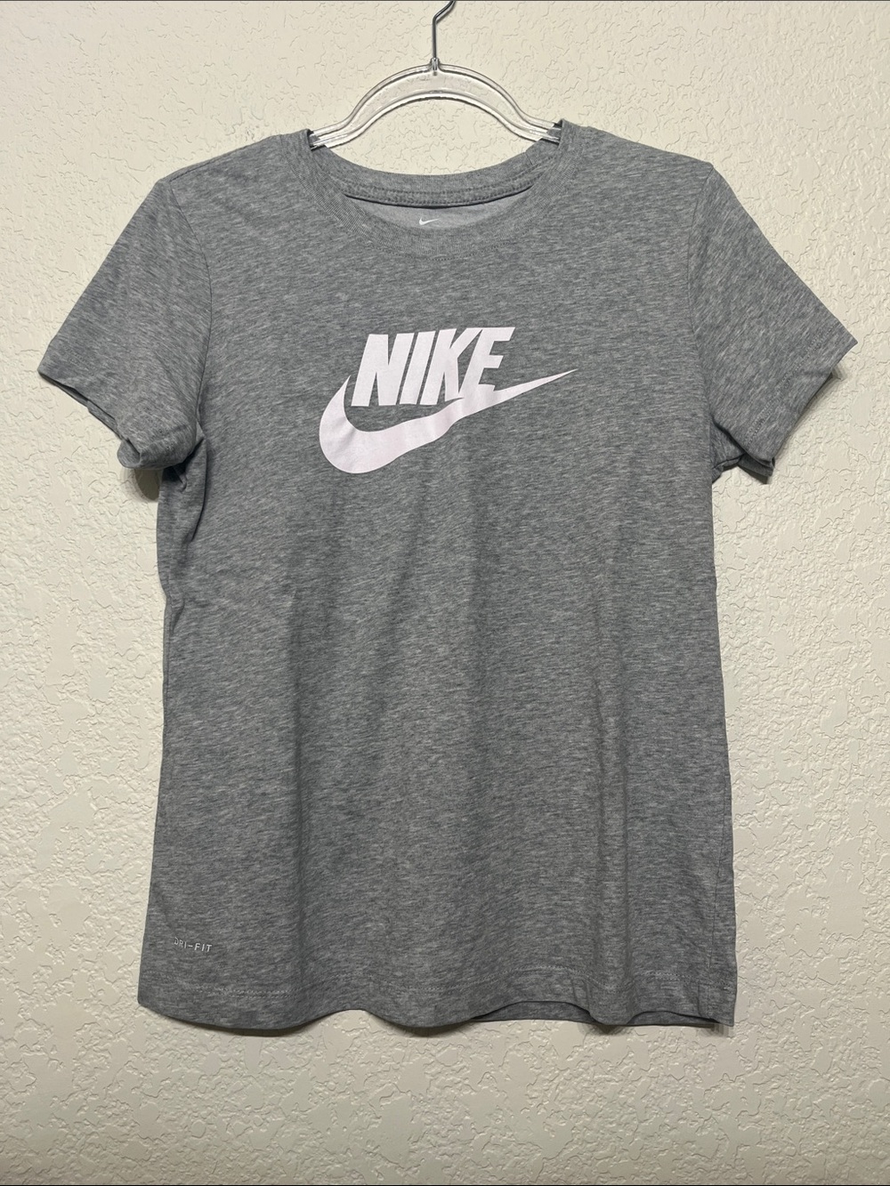 Nike Women’s DRI-FIT Size Small Gray Tee with White Swoosh Logo